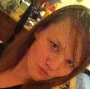 Billie Young Photo 14