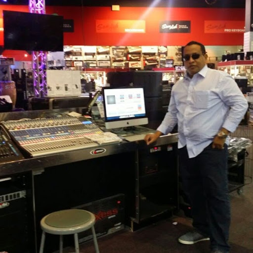 Nelson Pena Photo 11