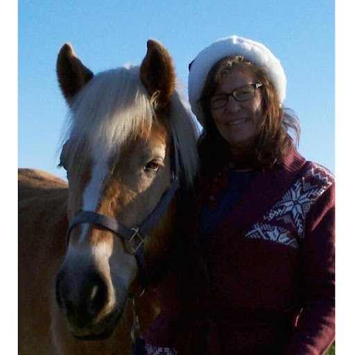 Laura Newell Photo 31