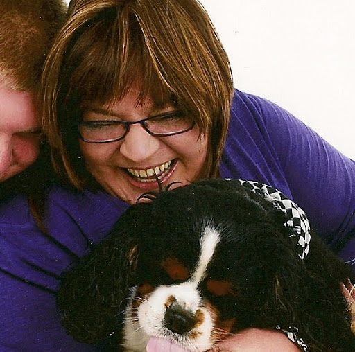 Carole Saunders Photo 30