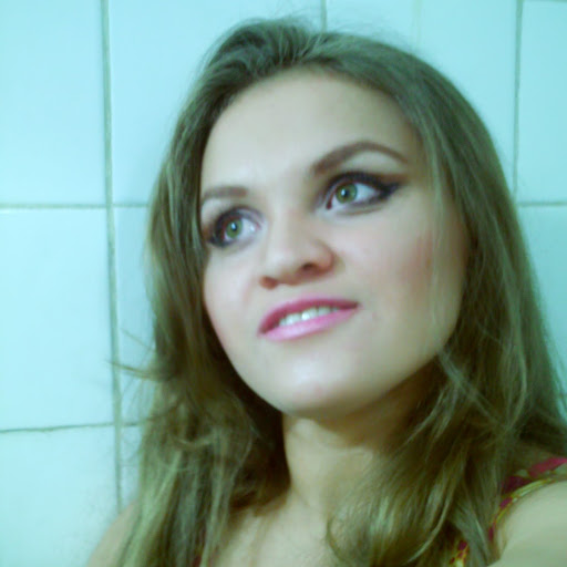 Alice Martins Photo 8