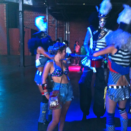 Jessica Banks Photo 31