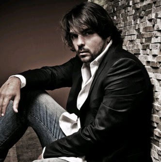 Vicente Orellana Photo 10