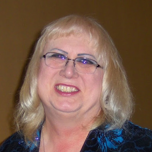 Linda Simpson Photo 10