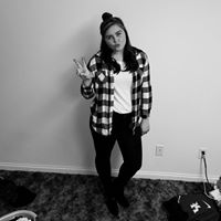 Taylor Rogers Photo 39