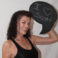 Lori Warren Photo 33