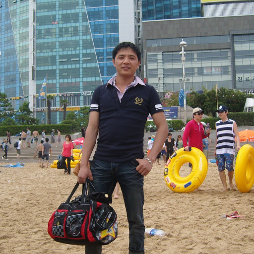 Quyen Ong Photo 11