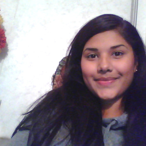 Elizabeth Gaytan Photo 20