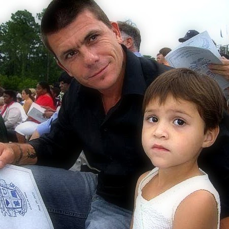 Roland Torres Photo 18