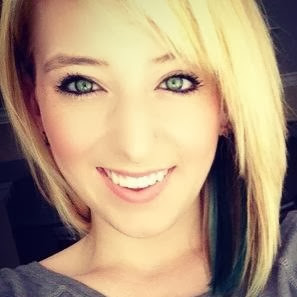 Melanie Ray Photo 19