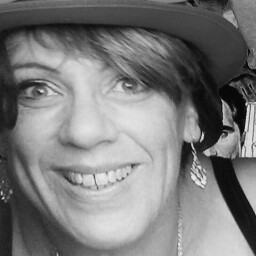 Annette O'Connor Photo 15