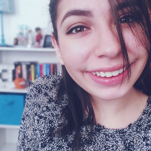 Elise Vazquez Photo 6