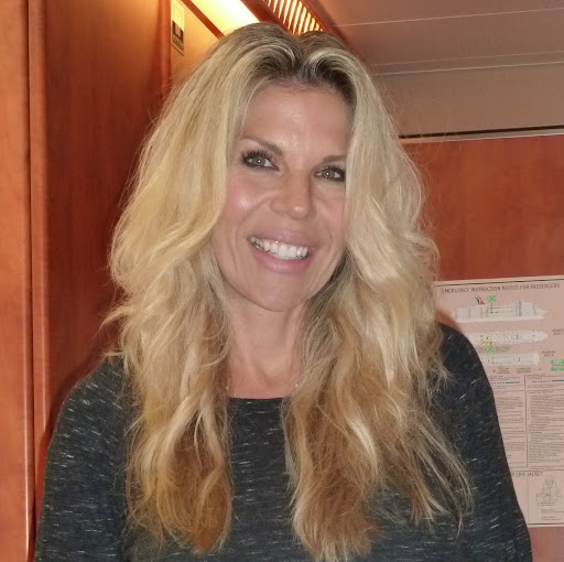 Lori Schwartz Photo 26