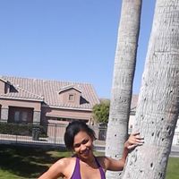 Stephanie Robinson Photo 5