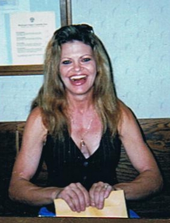 Vicki Hughes Photo 20