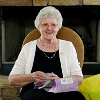 Sylvia Hall Photo 37