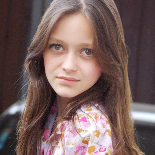 Jennifer Gomes Photo 34