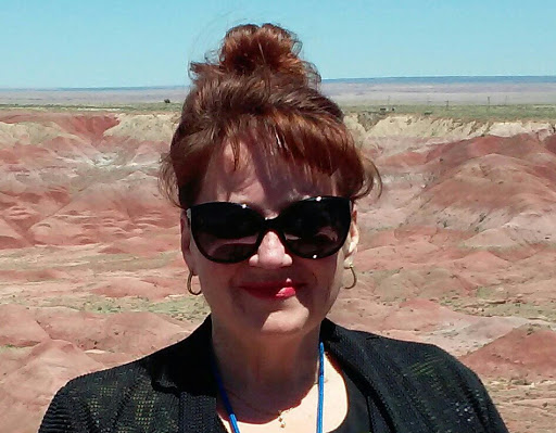 Lisa Downing Photo 16