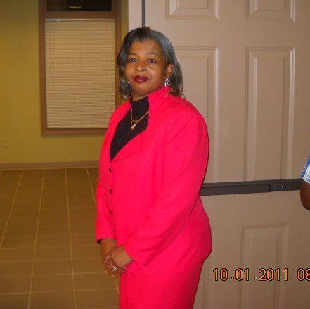 Shelly Thomas Photo 32