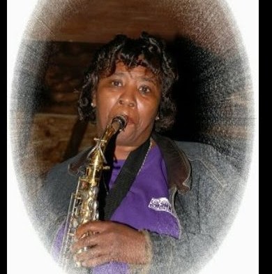 Cassandra Long Photo 35