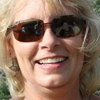 Julie Norris Photo 40