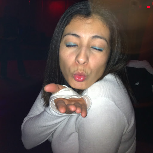 Cynthia Gonzalez Photo 34