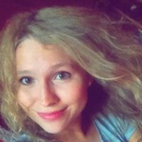 Julia Sauer Photo 20