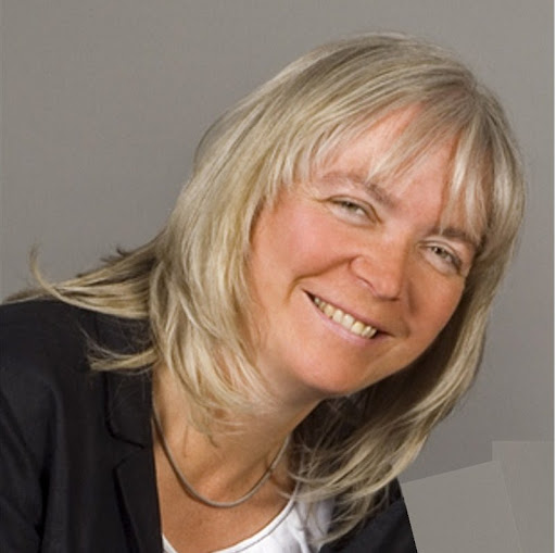 Claudia Busch Photo 5