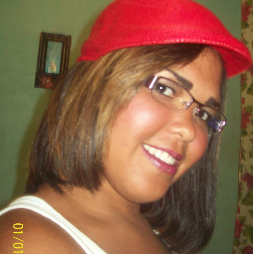 Carla Oliveira Photo 3