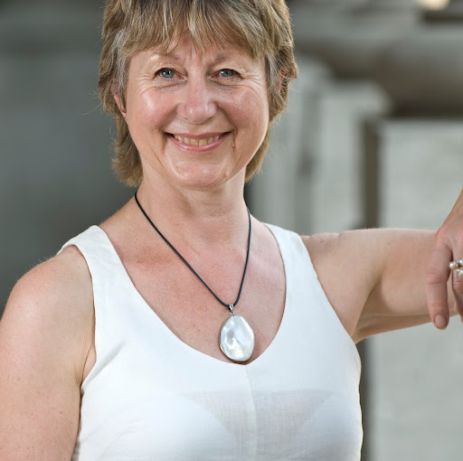Joanne Hunter Photo 44