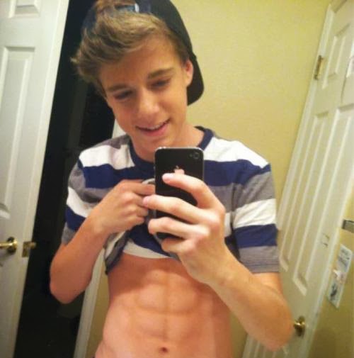 Justin Thacker Photo 33