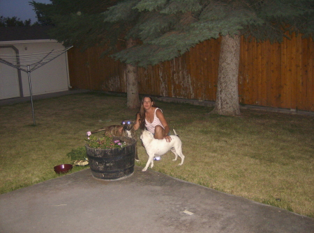 Angela Shelton Photo 34