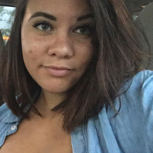Natalie Figueroa Photo 27