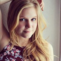 Julie Gunderson Photo 15