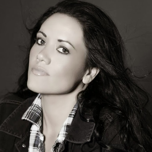 Veronica Nichols Photo 40