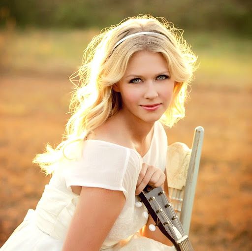 Rachel Rhodes Photo 16