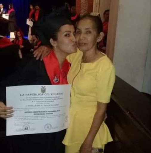 Cynthia Gonzales Photo 18