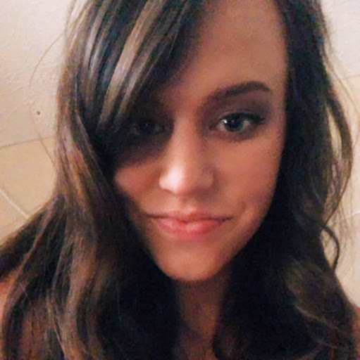 Caroline Smith Photo 18