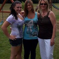 Laurie Howell Photo 24