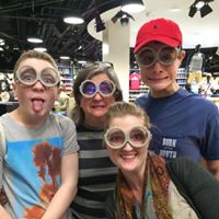 Elizabeth Frizzell Photo 20