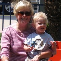 Vicki Larson Photo 44