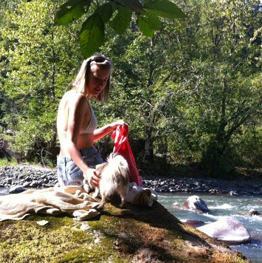 Laurel Anderson Photo 24