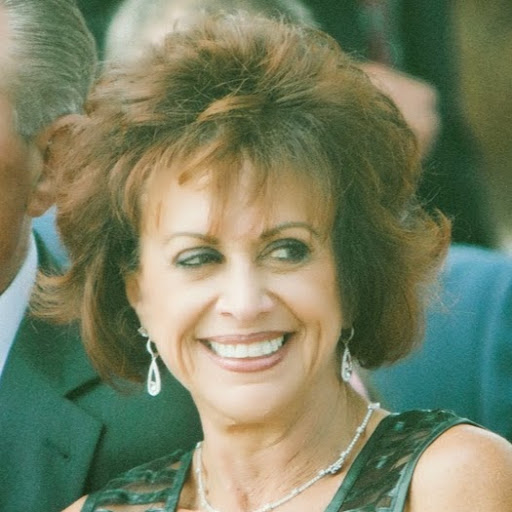 Arlene Bloom Photo 22