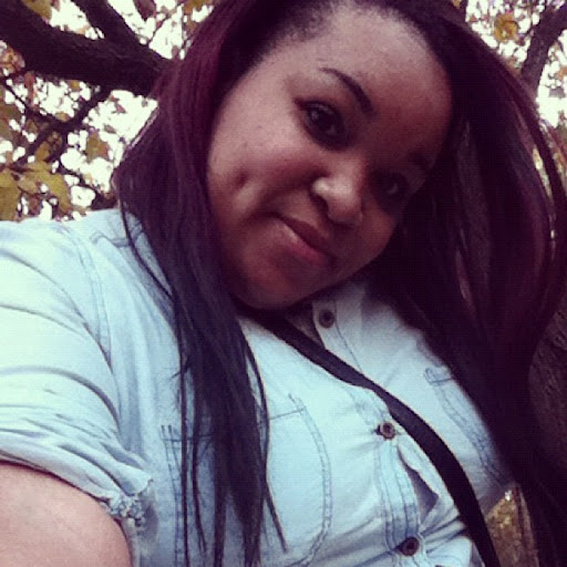 Alexis Gilmore Photo 13