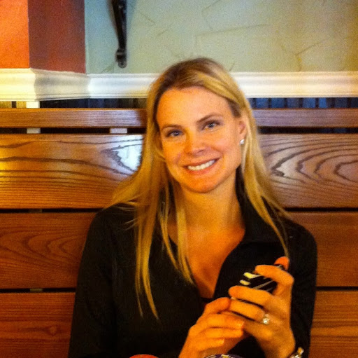 Stephanie Dunn Photo 33