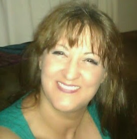 Naomi Lyons Photo 13