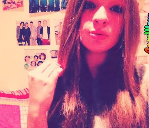 Katie Simmons Photo 9