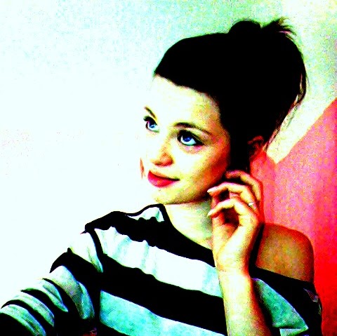 Georgina Davies Photo 7
