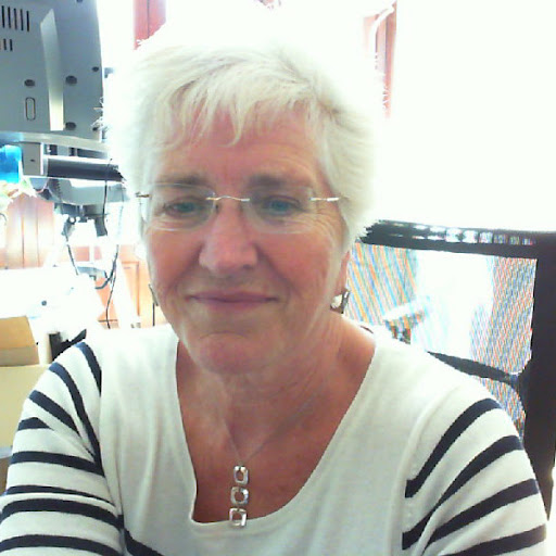 Linda Skinner Photo 33