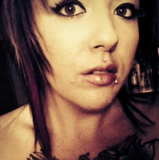Erica Matthews Photo 15